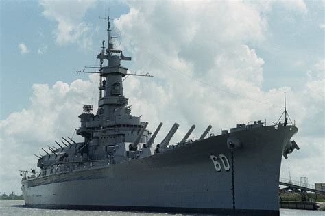 Uss alabama battleship mobile - Available supported armament and special-mission equipment featured in the design of USS Alabama (BB-60). 9 x 16" (410mm) /45 caliber Mark 6 main guns (three x three-gunned turrets). 20 x 5" (127mm) /38 caliber guns. 24 x 40mm Bofors anti-aircraft guns. 22 x 20mm Oerlikon anti-aircraft guns.